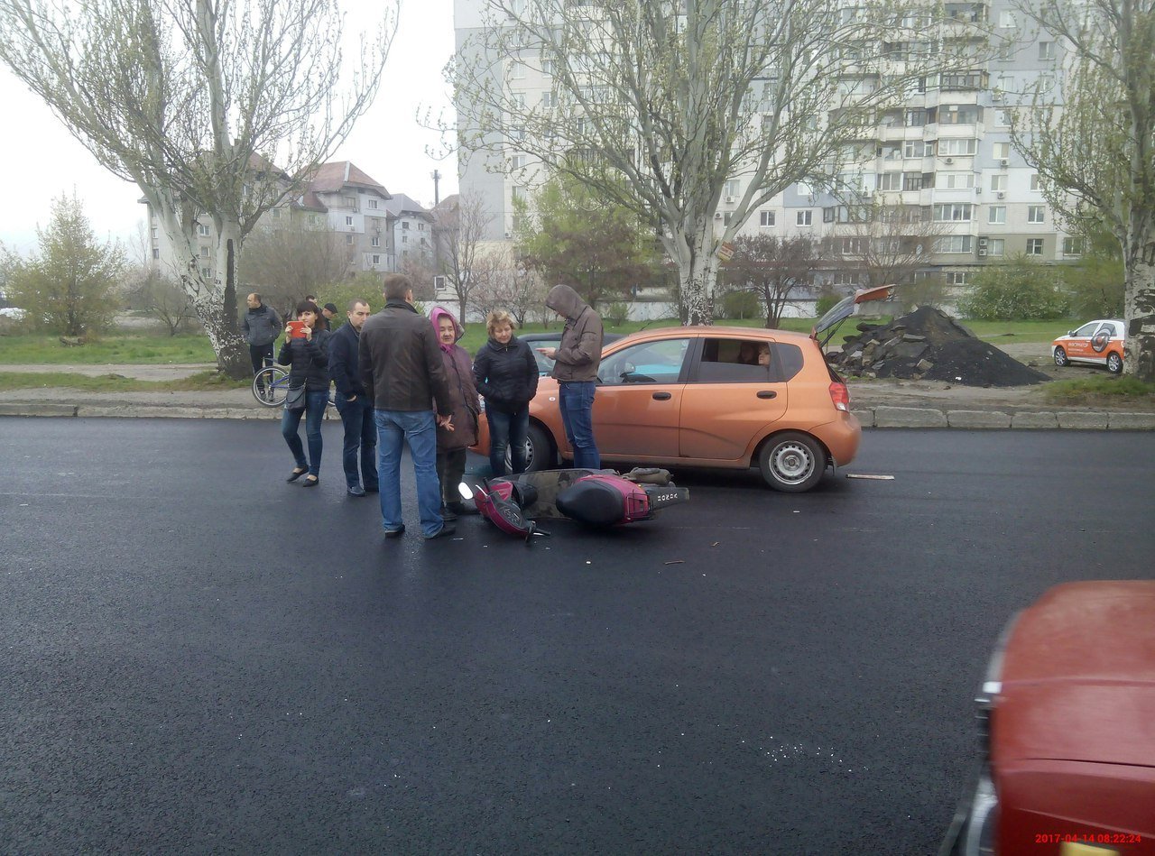 ДТП на Донецком шоссе: Chevrolet сбил бабушку на скутере 6