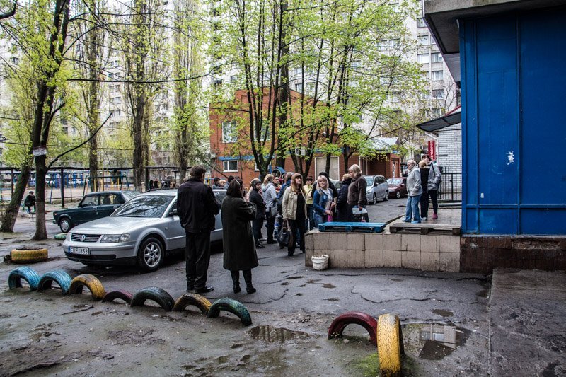 Война за крышу над головой: в Днепре жильцы 13 лет борются за общежитие 2