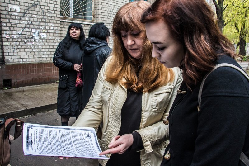 Война за крышу над головой: в Днепре жильцы 13 лет борются за общежитие 11