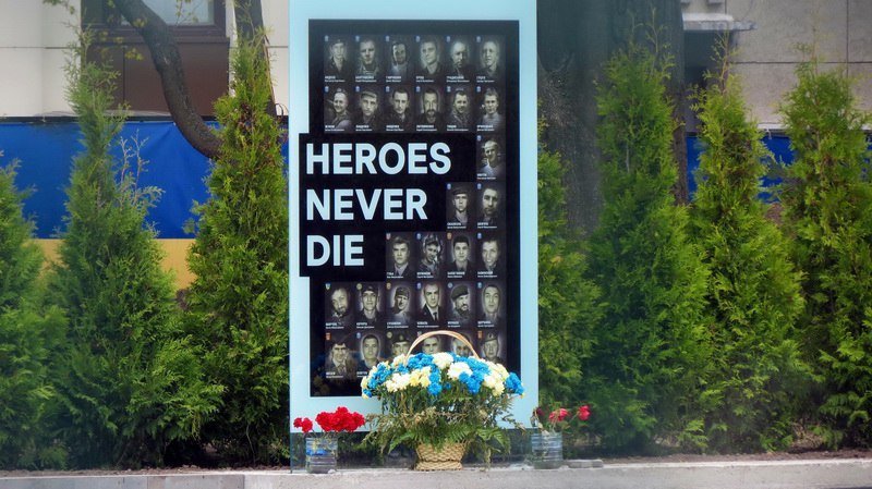 Выходной в Днепре: пустые улицы, одинокие фонтаны и цветущие магнолии 17