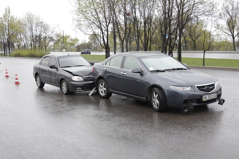 Тройное ДТП возле Кайдаксого моста: водители винят регулировщика 3