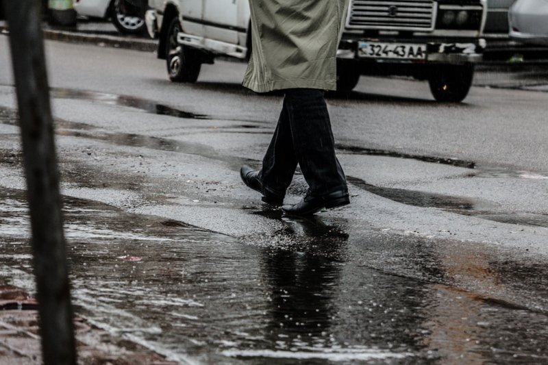 Не забудьте зонт: в Днепр вернулись холод и дождь со снегом 15