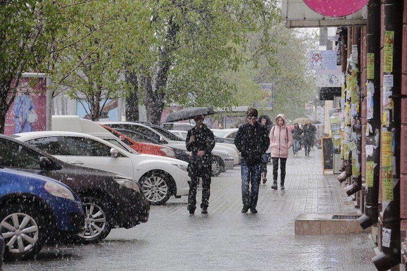 В Днепре выпал апрельский снег 8