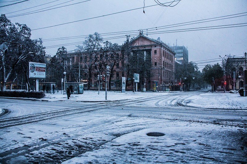 Сугробы, заснеженные дороги, мороз: в Днепр вернулась зима 4