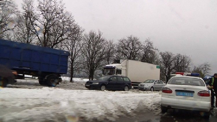 В Днепре и области полицейские усиленно дежурят на дорогах 1