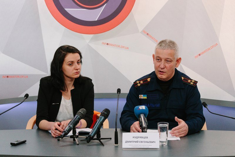 Более 2 тысяч звонков, деревопад и машины в сугробах: итоги непогоды в Днепре и области 1