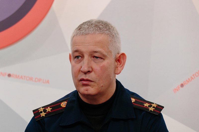 Более 2 тысяч звонков, деревопад и машины в сугробах: итоги непогоды в Днепре и области 2