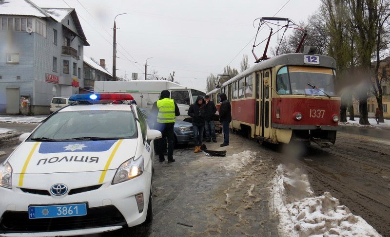Тройное ДТП на Богдана Хмельницкого: подробности и видео с регистратора 4