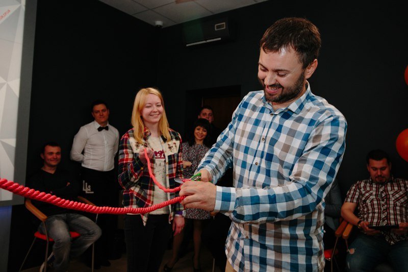 Музыка, VIP-гости и черепашка Ниндзя: в Днепре открылся медиа-центр Информатор 4