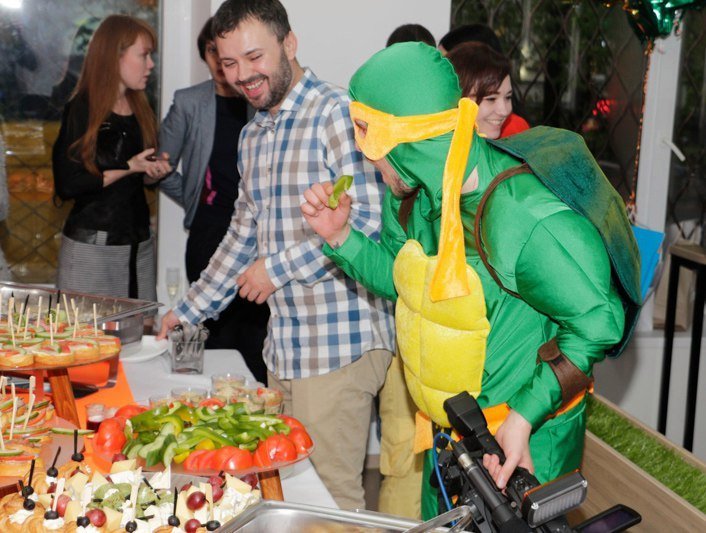 Музыка, VIP-гости и черепашка Ниндзя: в Днепре открылся медиа-центр Информатор 9