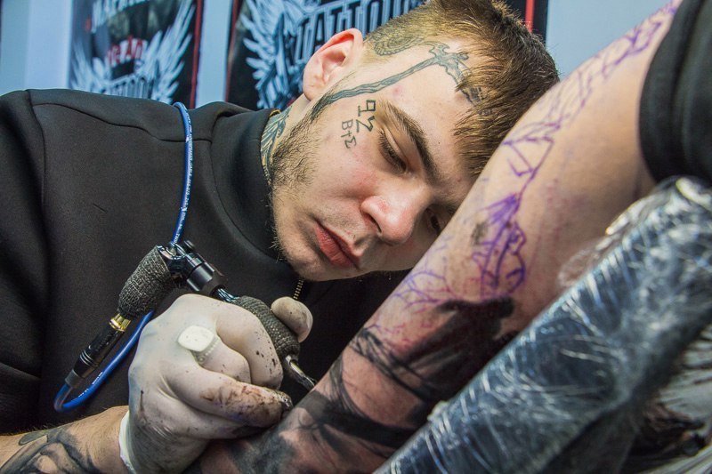 Проверено на себе: каково это - бить тату на масштабном фестивале 7