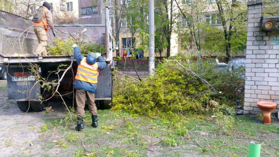 Уборка города после снегопада продолжается: как работают коммунальные службы 4