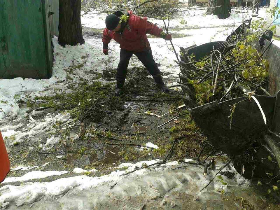 Уборка города после снегопада продолжается: как работают коммунальные службы 5