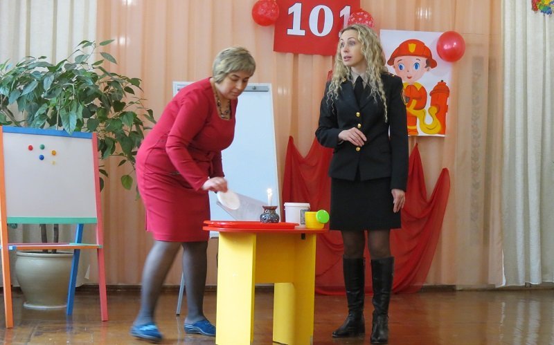 Как вести себя во время пожара: спасатели Днепра встретились с детьми 1