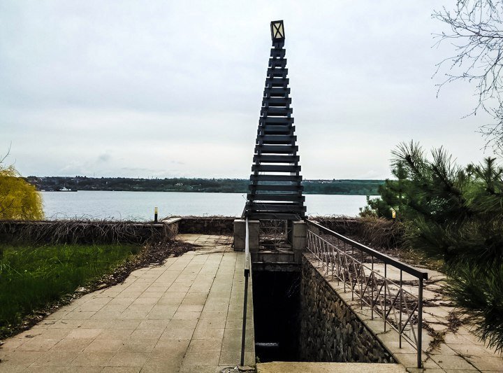 Трехэтажное имение Олега Царева в Днепре отдали переселенцам из Донбасса 10