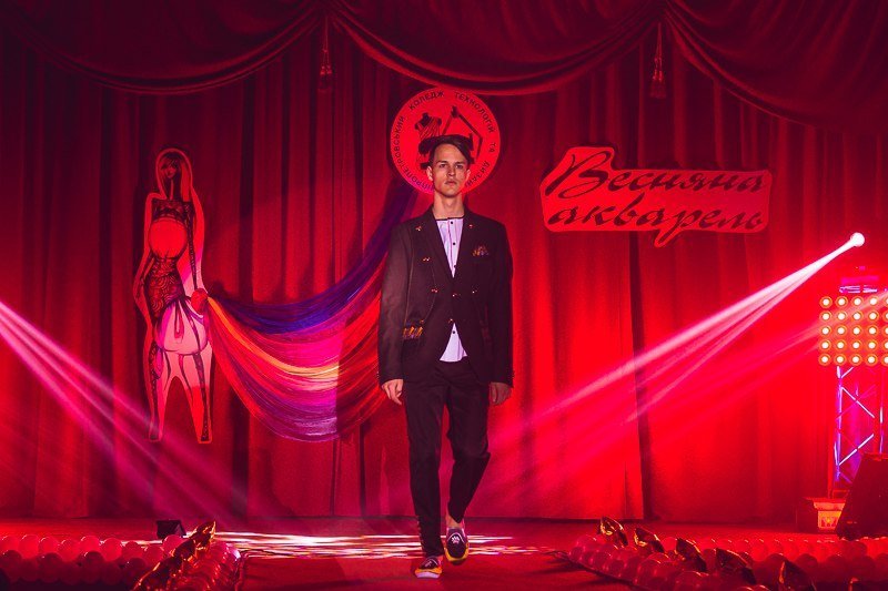 В Днепре состоялся весенний фестиваль мод: как это было 6