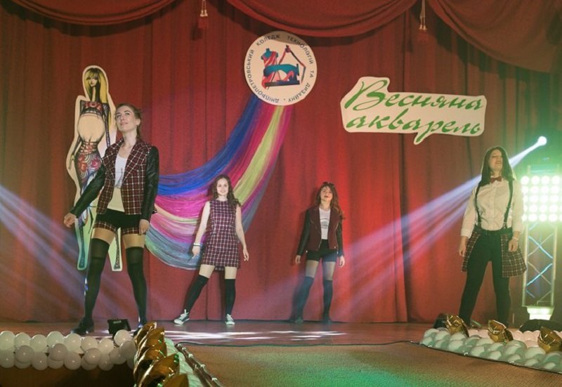 В Днепре состоялся весенний фестиваль мод: как это было 8