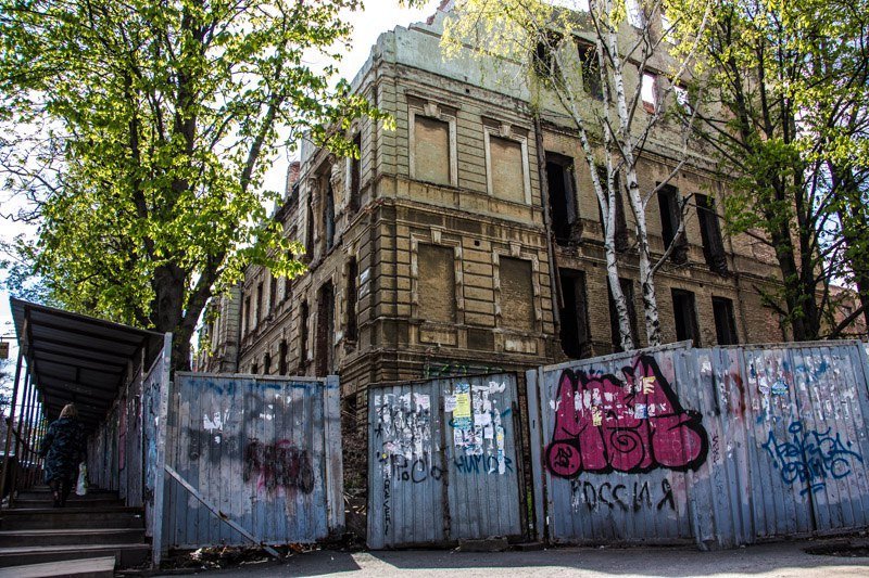 Заброшка в центре города: будут ли реставрировать дом на Яворницкого 7