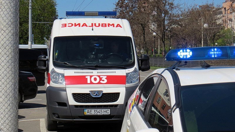 Скорая у горсовета и порванный пиджак: заместитель Бориса Филатова подрался с экс-директором ЖЭКа 10