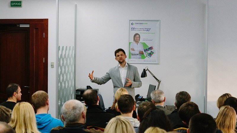 Дмитрий Дубилет провел вечер за чашкой чая с жителями Днепра 3