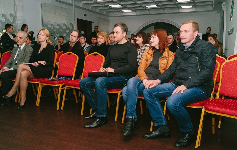 Дмитрий Дубилет провел вечер за чашкой чая с жителями Днепра 4