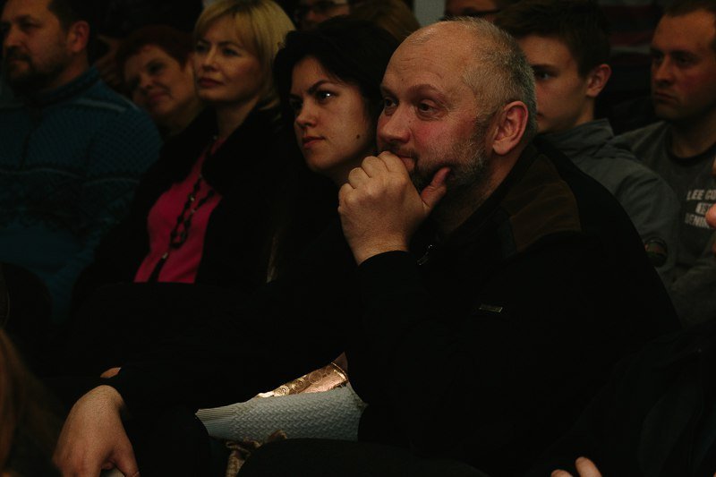 Дмитрий Дубилет провел вечер за чашкой чая с жителями Днепра 8