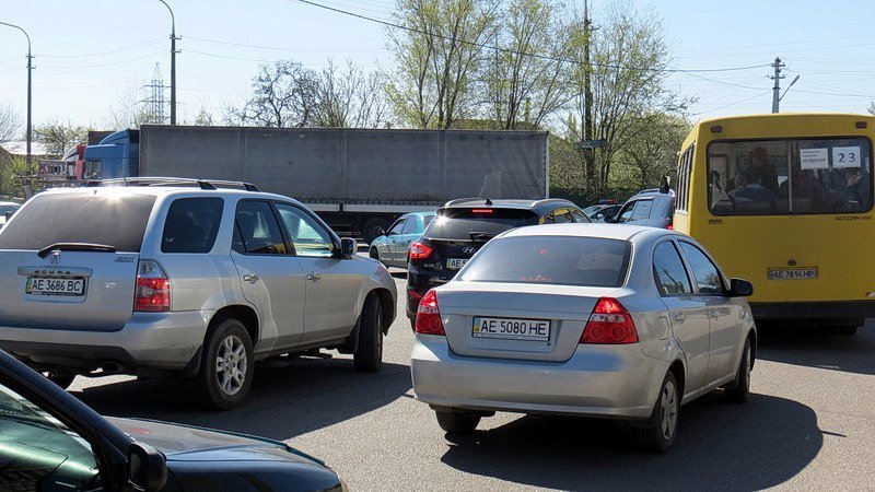 ДТП на виадуке: столкнулись фура и легковой автомобиль 5