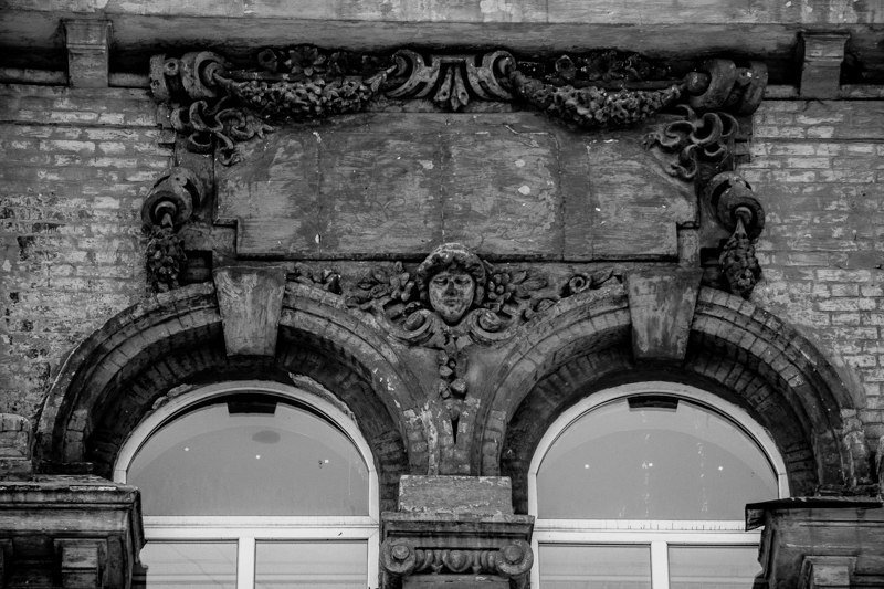 Лепные львы и безрукая муза: история одного дома в центре Днепра 1