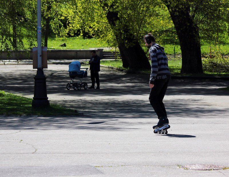 Бегающие дети, влюбленные парочки и маленькие утята: весна в парке Глобы 3