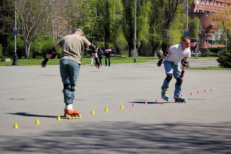 Бегающие дети, влюбленные парочки и маленькие утята: весна в парке Глобы 16