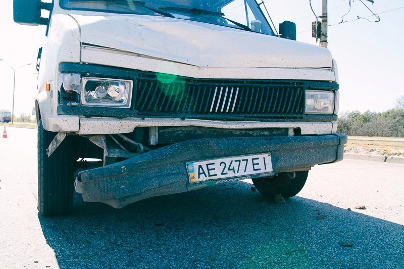 На Кайдакском мосту столкнулись 3 автомобиля: образовалась пробка 5