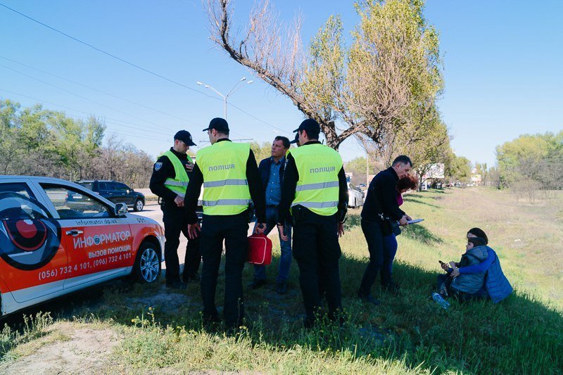 На Кайдакском мосту столкнулись 3 автомобиля: образовалась пробка 6