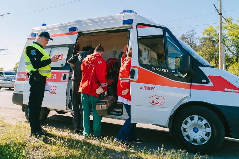 На Кайдакском мосту столкнулись 3 автомобиля: образовалась пробка 9