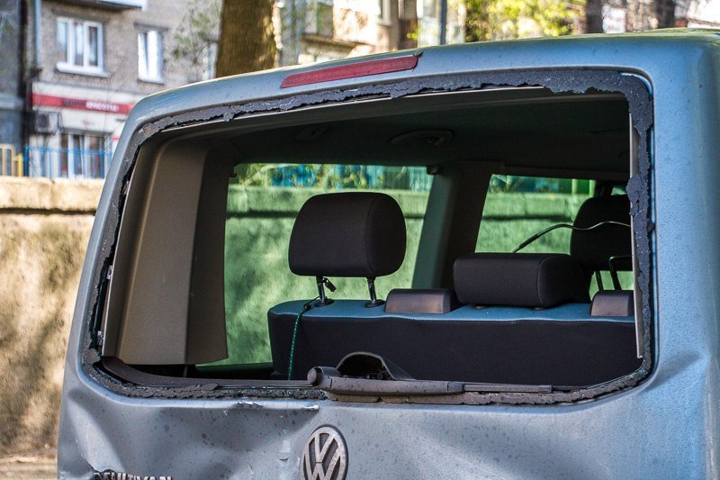 Серьезное ДТП в центре Днепра: столкнулись Mercedes и Porsche, есть пострадавшие 1