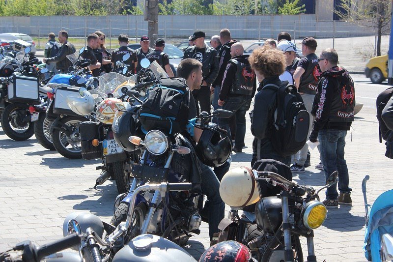 На Набережной состоялось юбилейное открытие мотосезона: байкеры поделились секретами подготовки 5