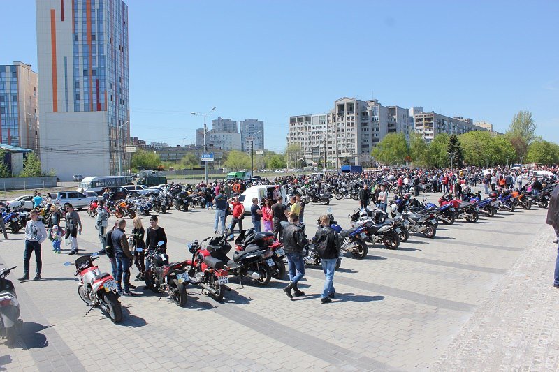 На Набережной состоялось юбилейное открытие мотосезона: байкеры поделились секретами подготовки 10