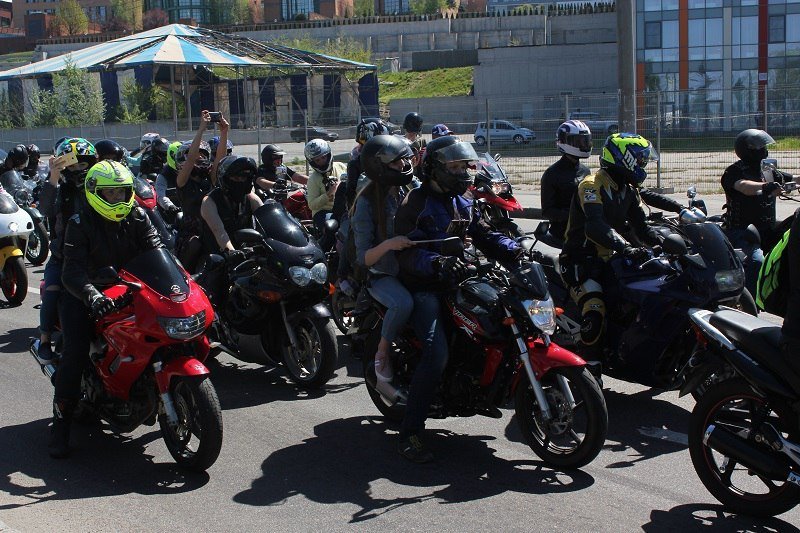 На Набережной состоялось юбилейное открытие мотосезона: байкеры поделились секретами подготовки 22