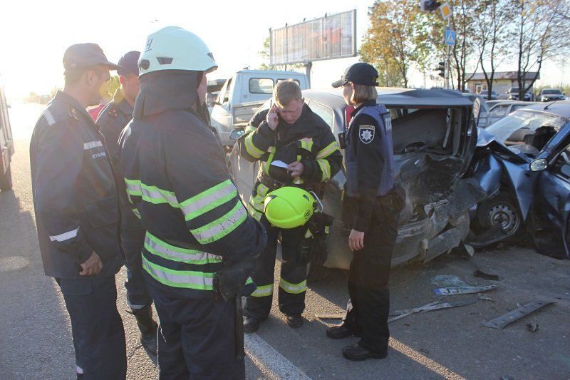 В страшном ДТП на Набережной столкнулись 4 машины: 5 пострадавших, из них 2 детей 13