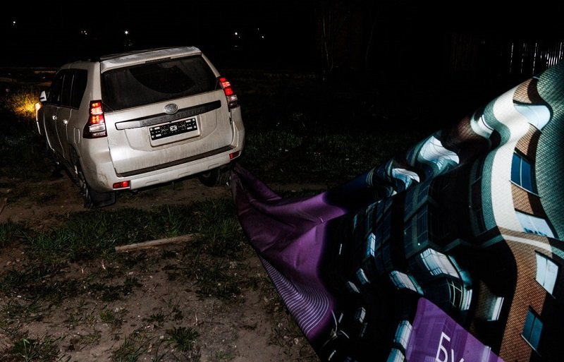 На Слобожанском проспекте водитель уснул за рулем и вылетел с дороги 3