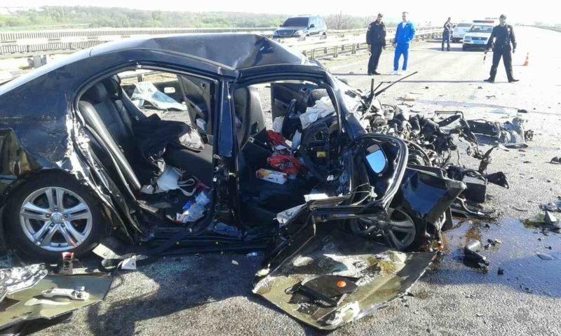 Жуткая авария под Днепром: пострадавших вырезали из авто, погибла женщина 3