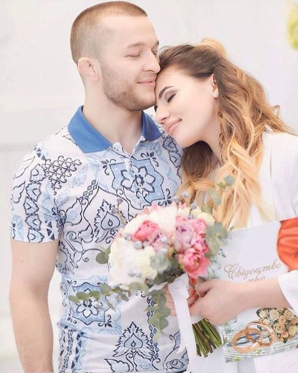 Скандальная блогерша из Днепра вышла замуж 3