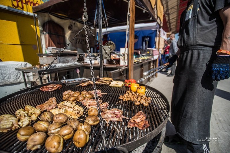 Весна в Днепре: шашлыки на улице, прогулки и девушки в юбках 4