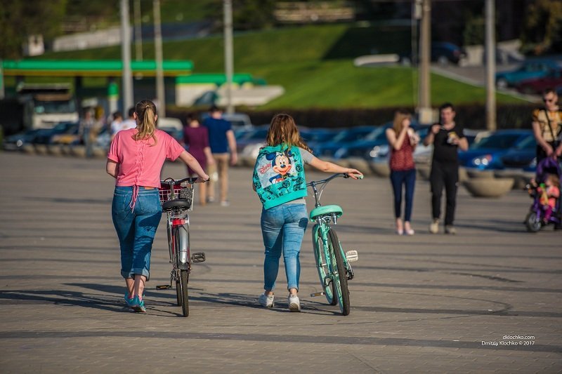 Весна в Днепре: шашлыки на улице, прогулки и девушки в юбках 28