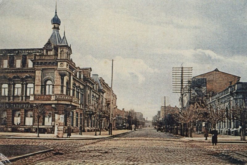 Было - стало: гостиница на проспекте Яворницкого 200 лет назад и сейчас 1