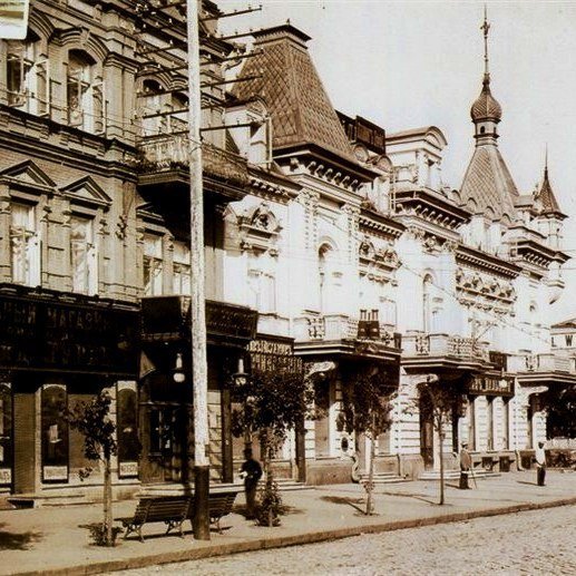Было - стало: гостиница на проспекте Яворницкого 200 лет назад и сейчас 4