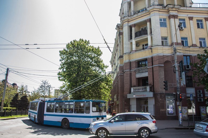 Было - стало: гостиница на проспекте Яворницкого 200 лет назад и сейчас 5