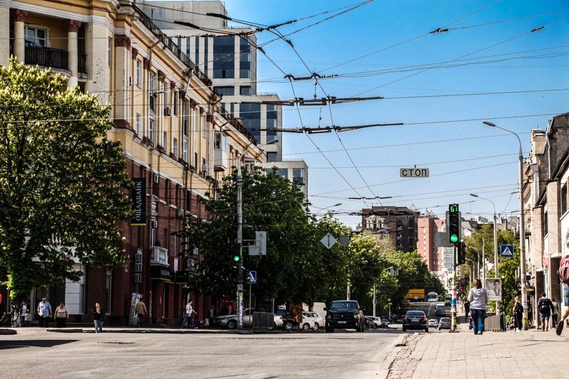 Было - стало: гостиница на проспекте Яворницкого 200 лет назад и сейчас 11