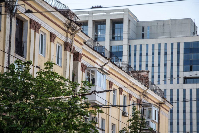 Было - стало: гостиница на проспекте Яворницкого 200 лет назад и сейчас 16