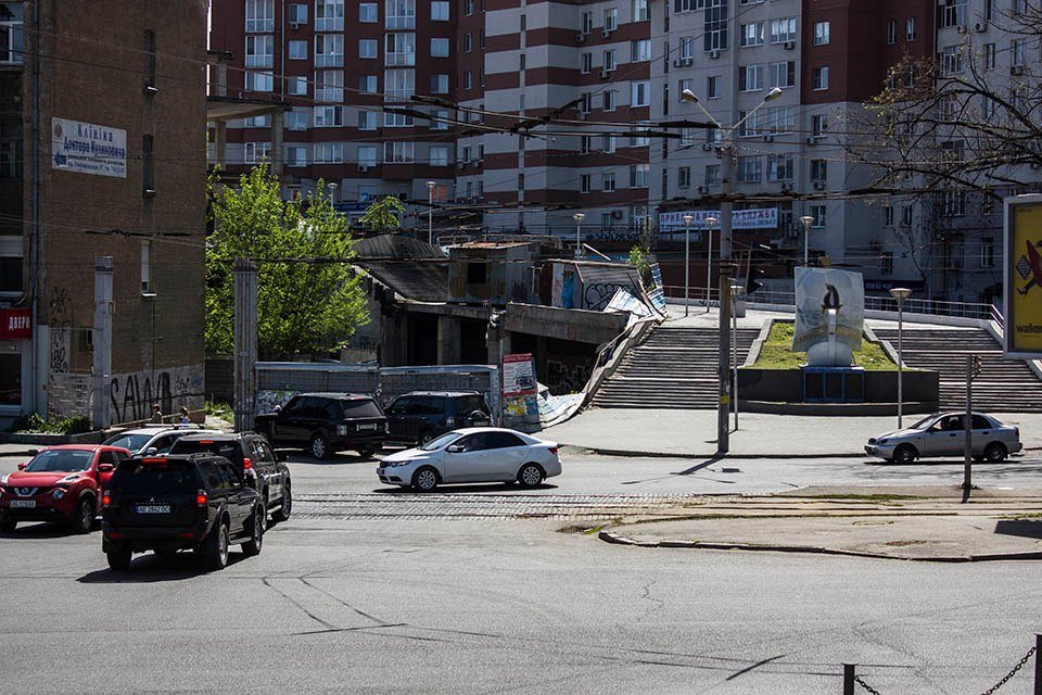 Свалка в центре города: как сейчас выглядит бульвар Кучеревского 1