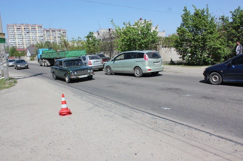 ДТП на Байкальской: девушка на BMW залетела под колеса грузовика МАЗ 6
